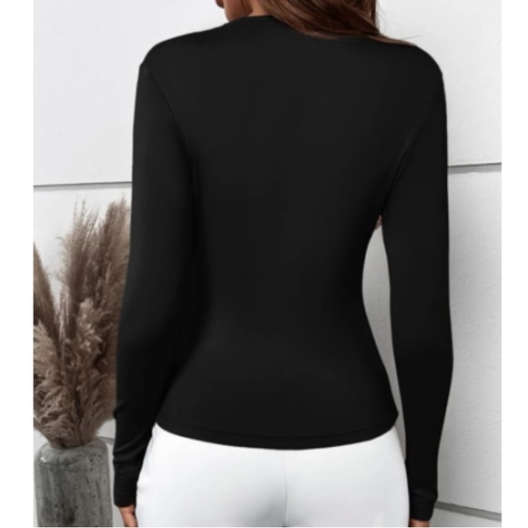 Luxe asymmetrical neck wrap detail top - Picture 4 of 15